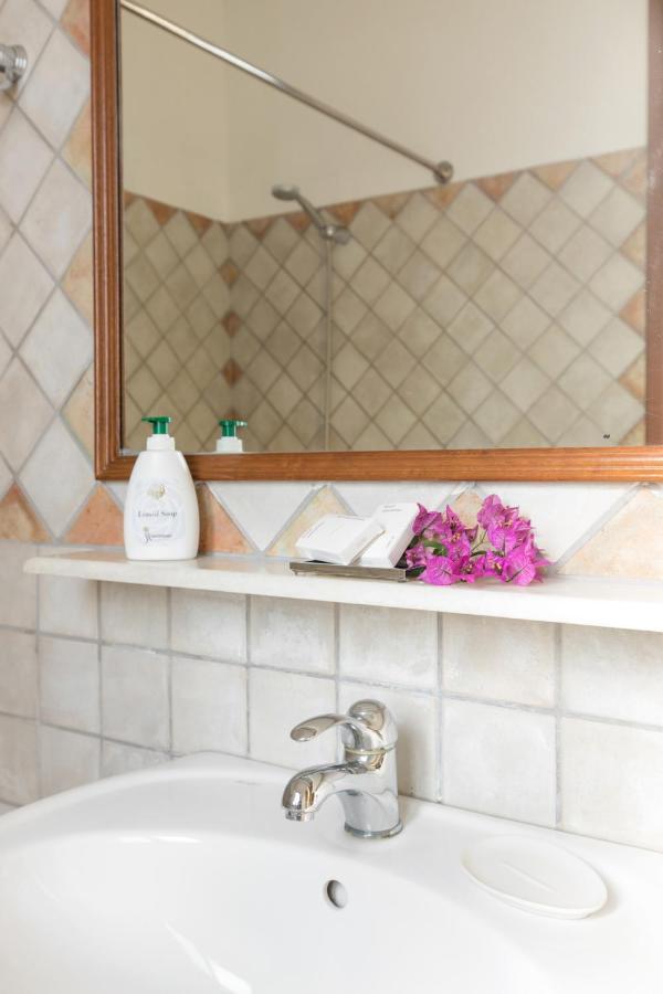 Dendrilia Villa & Suite By Rodostamo Collection Kassiopi Bagian luar foto