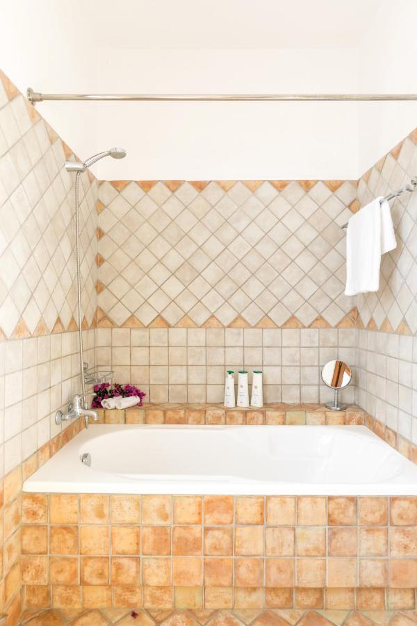 Dendrilia Villa & Suite By Rodostamo Collection Kassiopi Bagian luar foto
